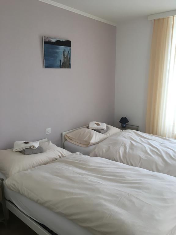 Hotel De La Gare Yvonand ภายนอก รูปภาพ